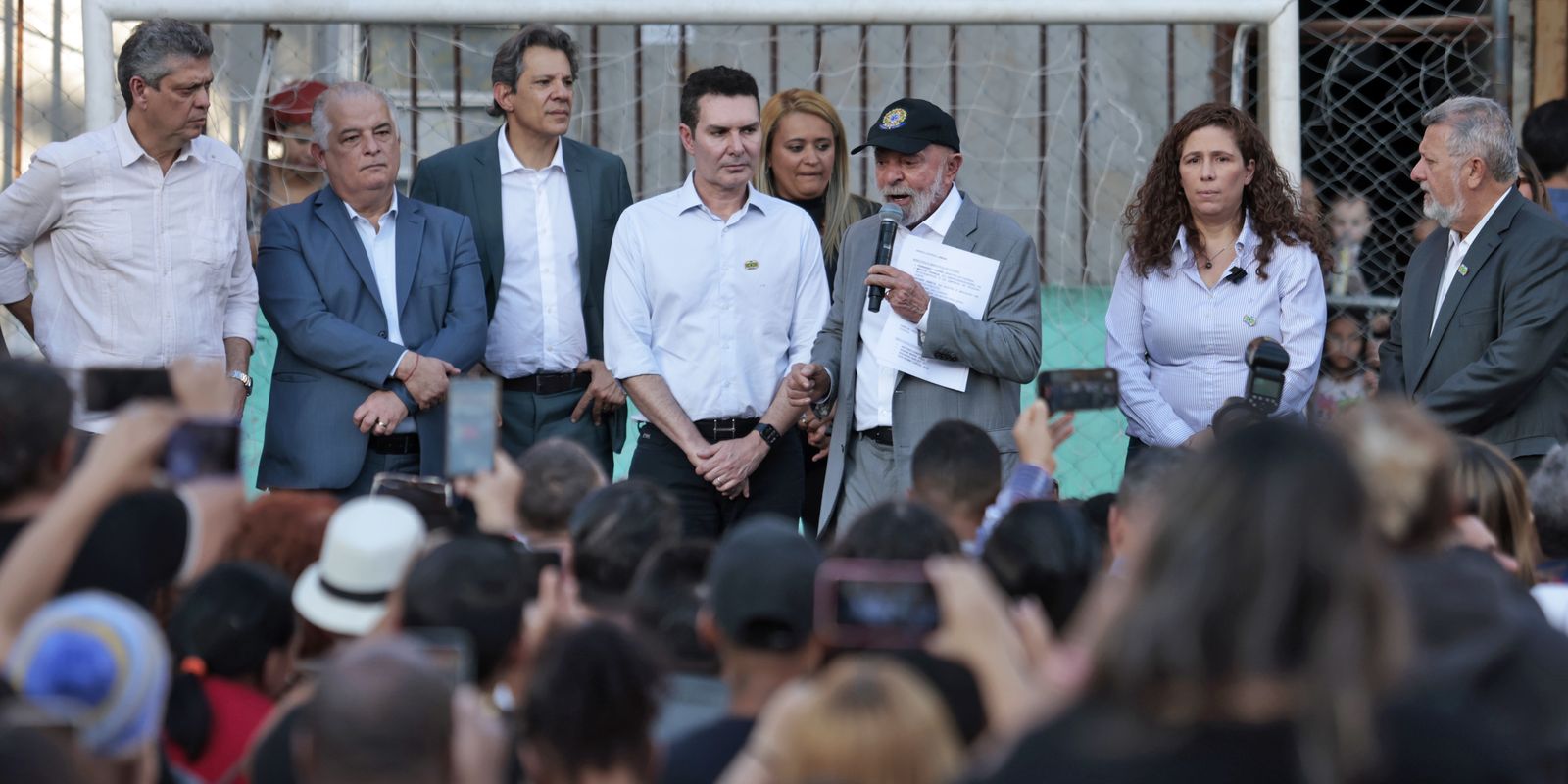 Na Favela do Moinho, Lula assina acordo habitacional para moradores
