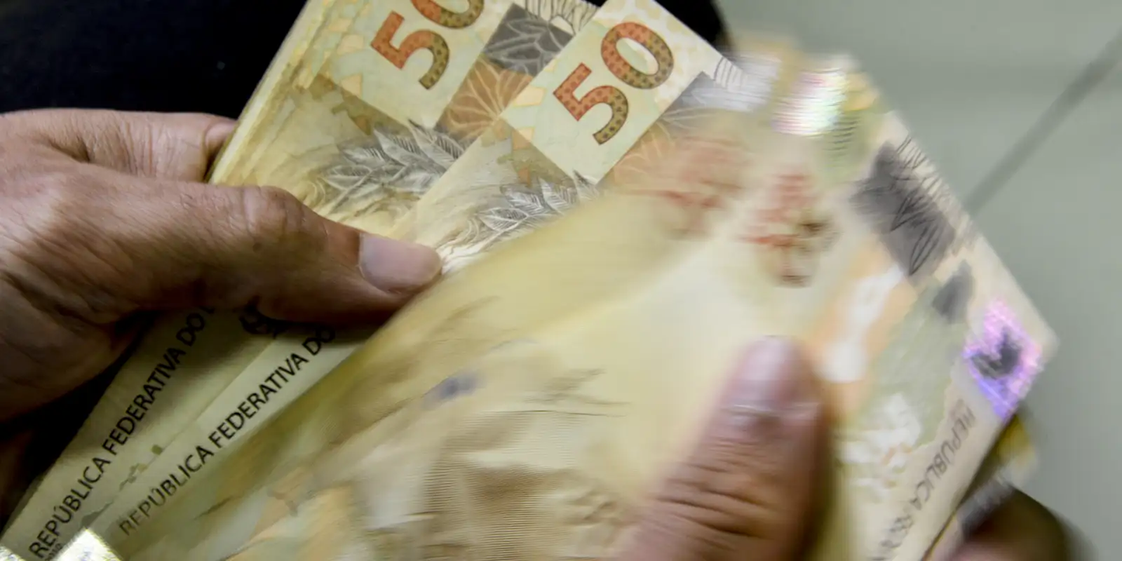 Arrecadação federal em maio atinge R$ 230 bilhões, recorde para o mês