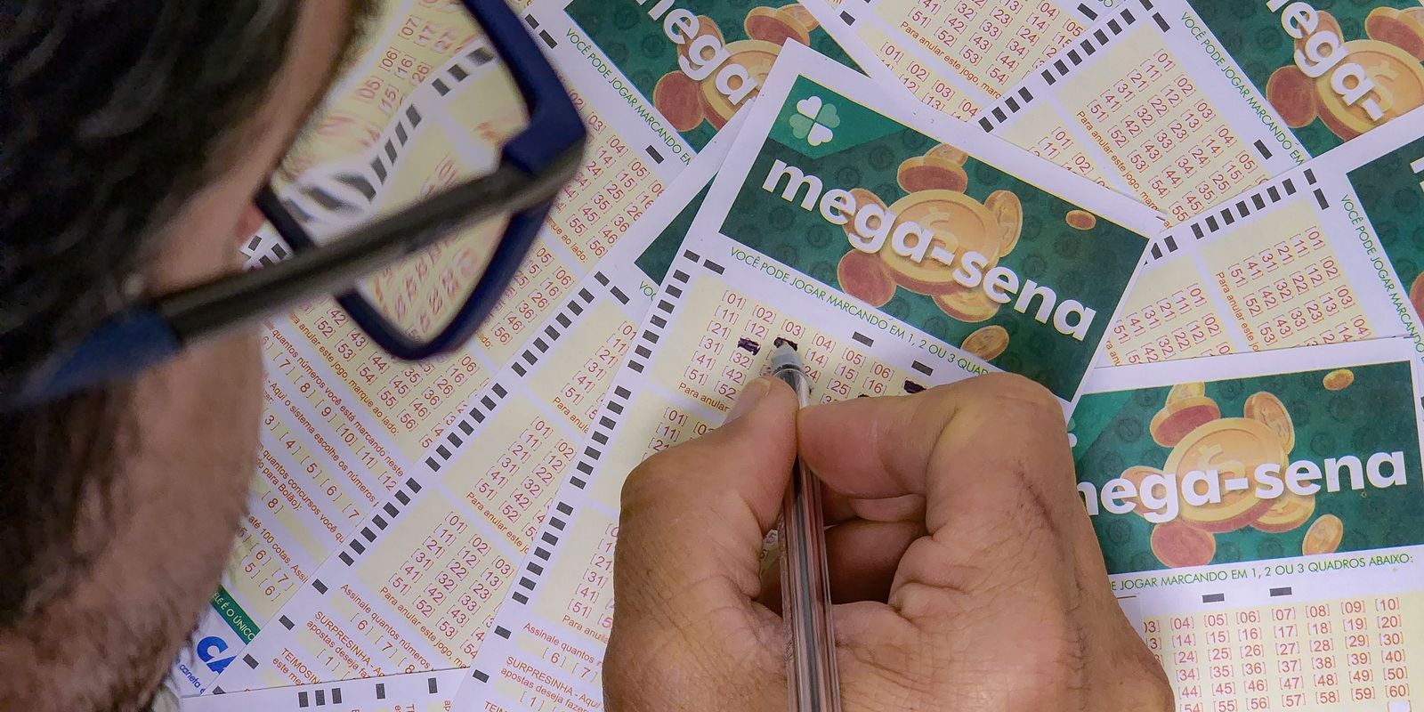 Mega-Sena acumula e prêmio principal vai para R$ 45 milhões