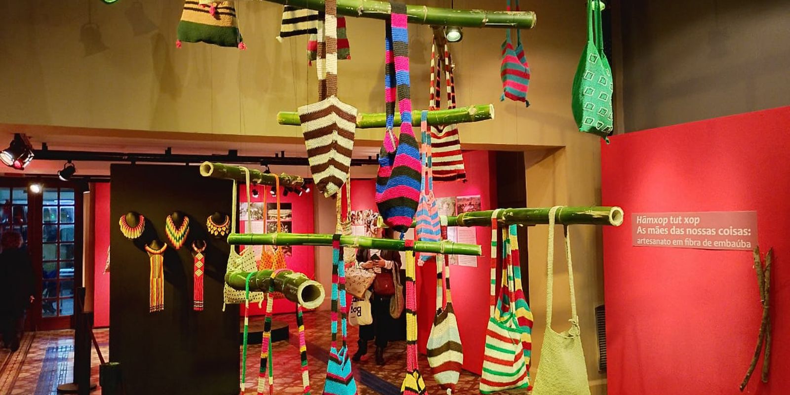 Exposição no Rio traz a cultura Maxakali pouco conhecida no país