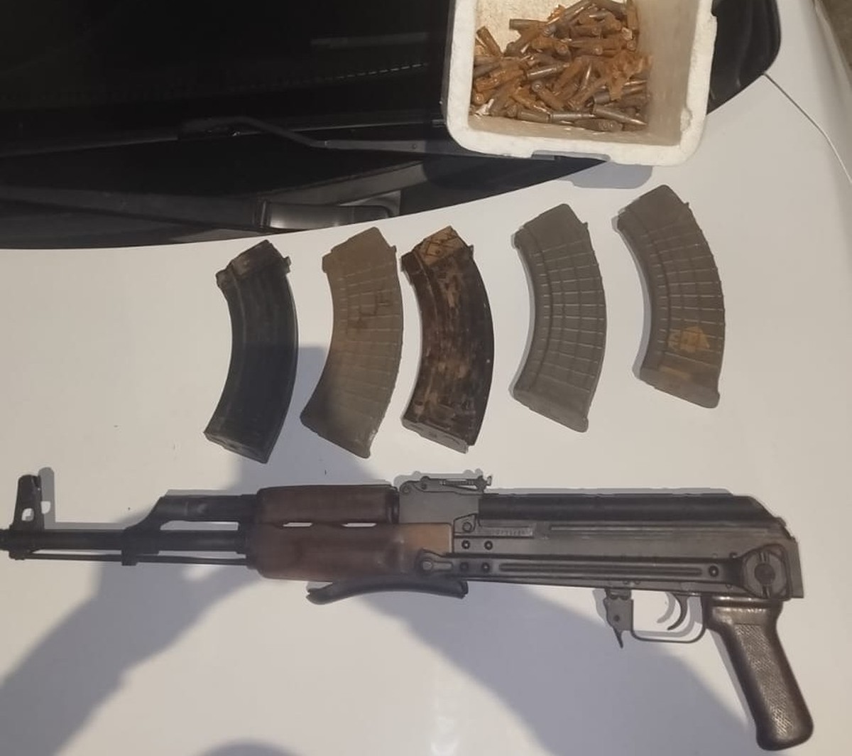 Fuzil é encontrado em casa abandonada no bairro do Benguí, em Belém