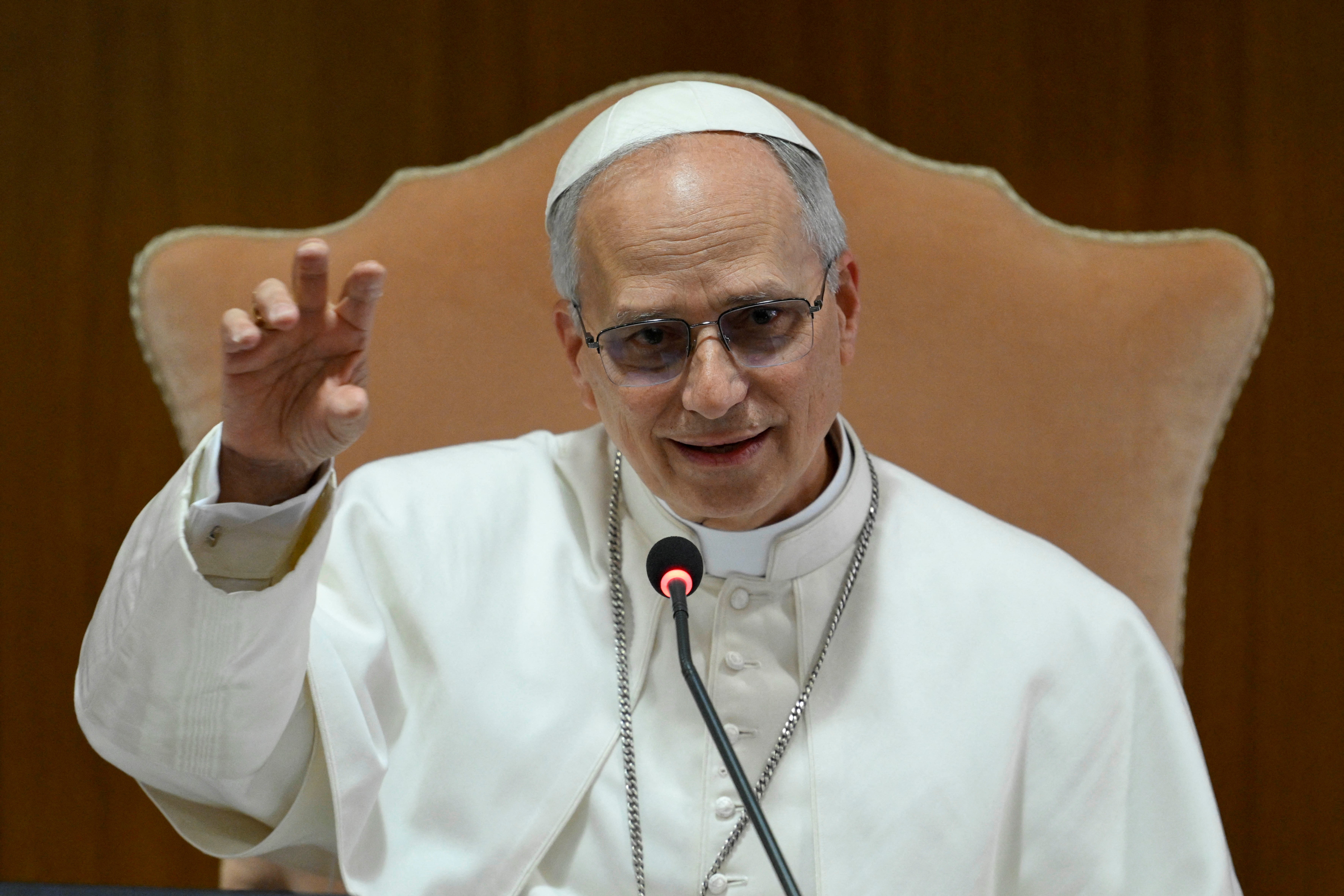 Leão XIV: Vaticano divulga assinatura e brasão do novo papa; veja o significado