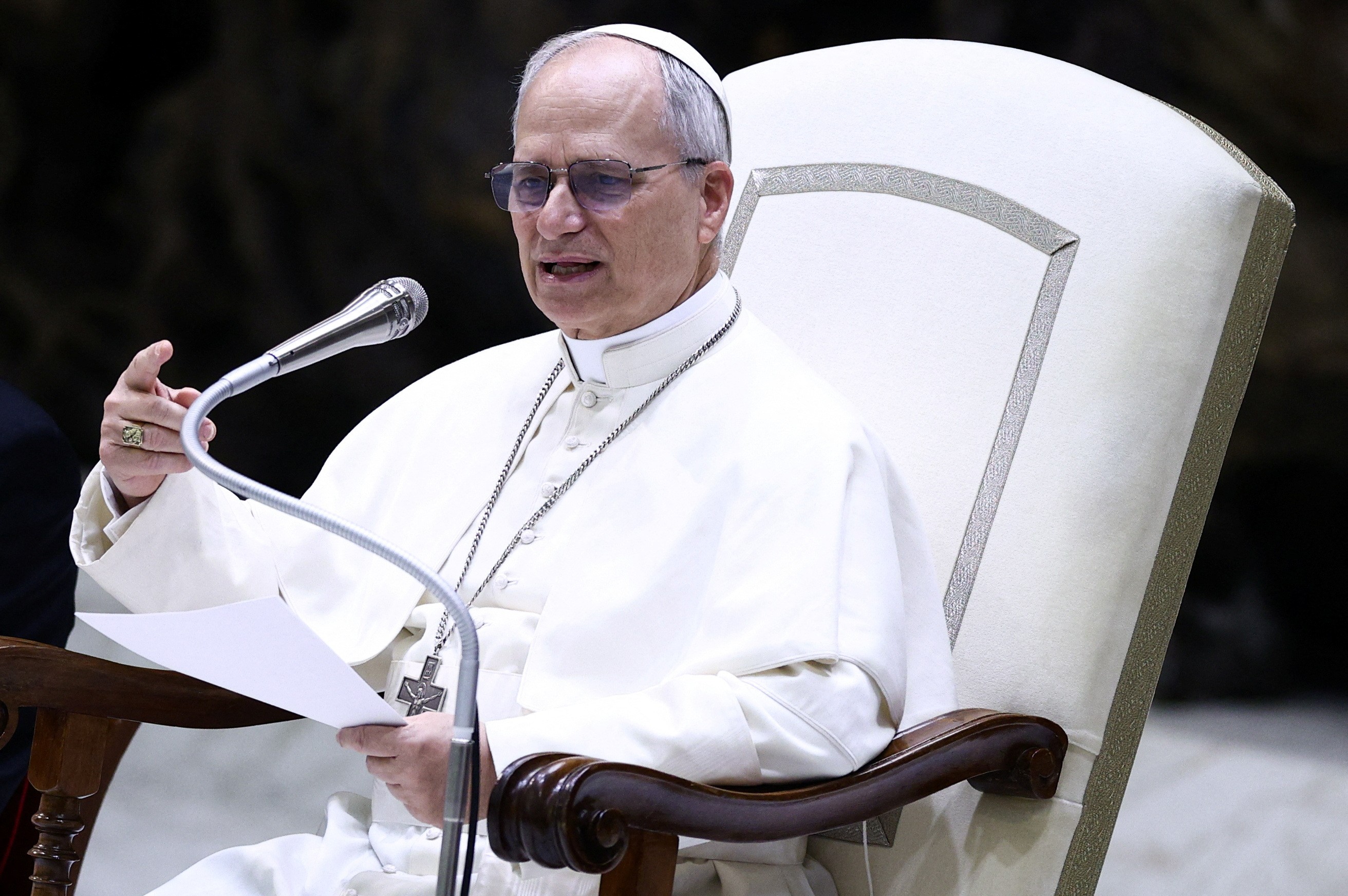 Papa Leão XIV conversou com Zelensky por telefone, diz Vaticano