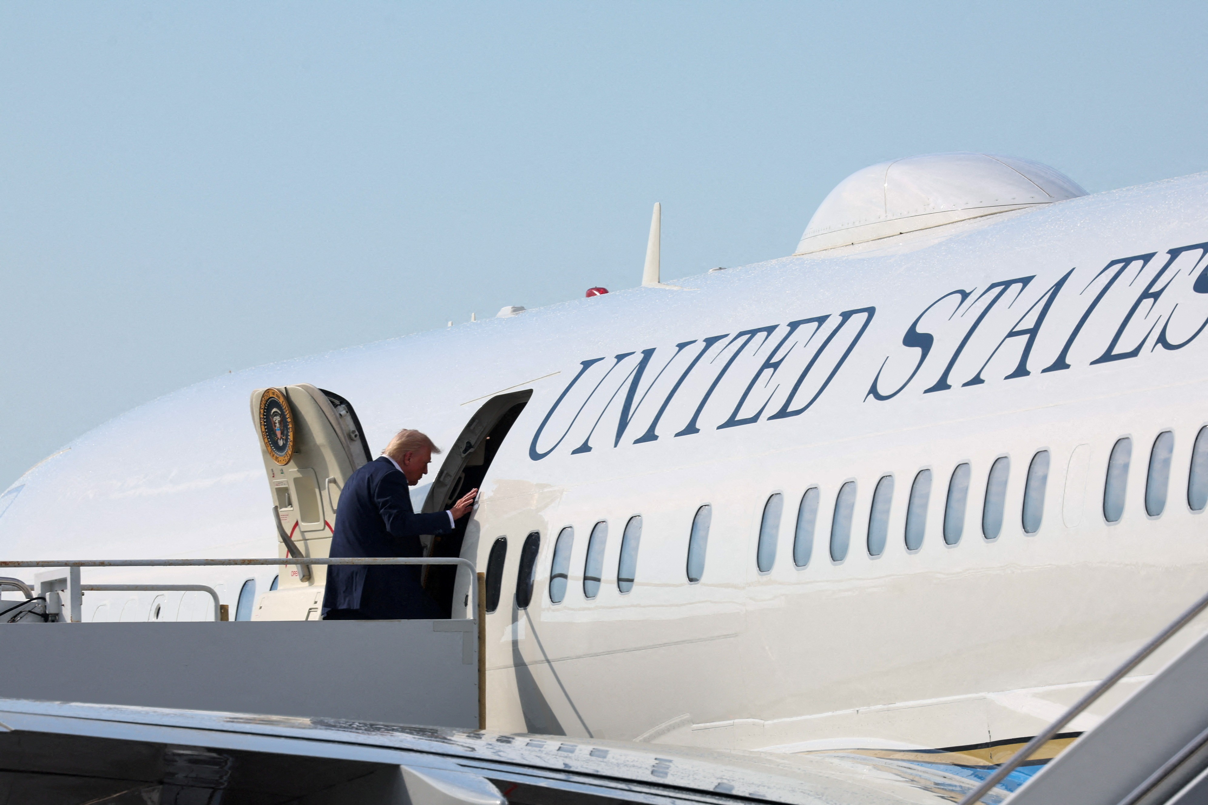 Diplomacia do Jumbo: Antes de oferecer aeronave a Trump, emir do Catar já havia dado 747 de 'presente' a Erdogan, da Turquia
