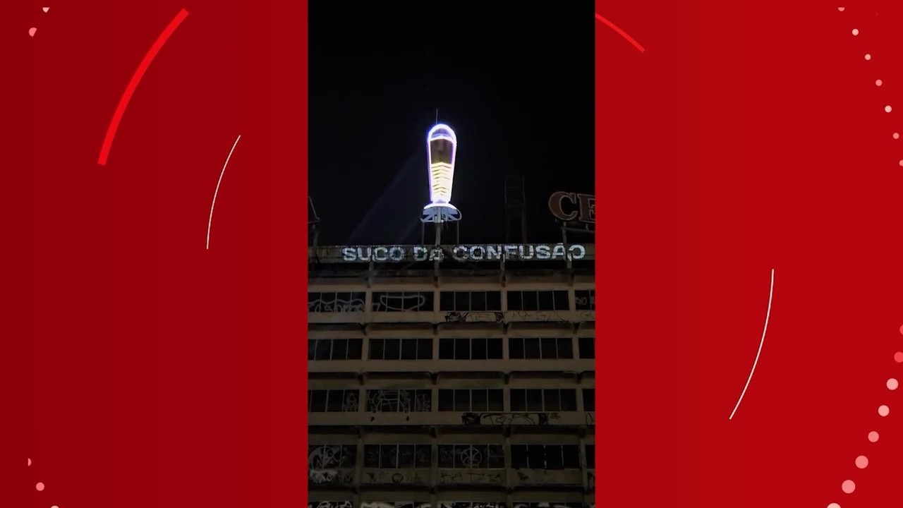 Videomapping reacende copão de cerveja na entrada de Belém e causa nostalgia nas redes sociais