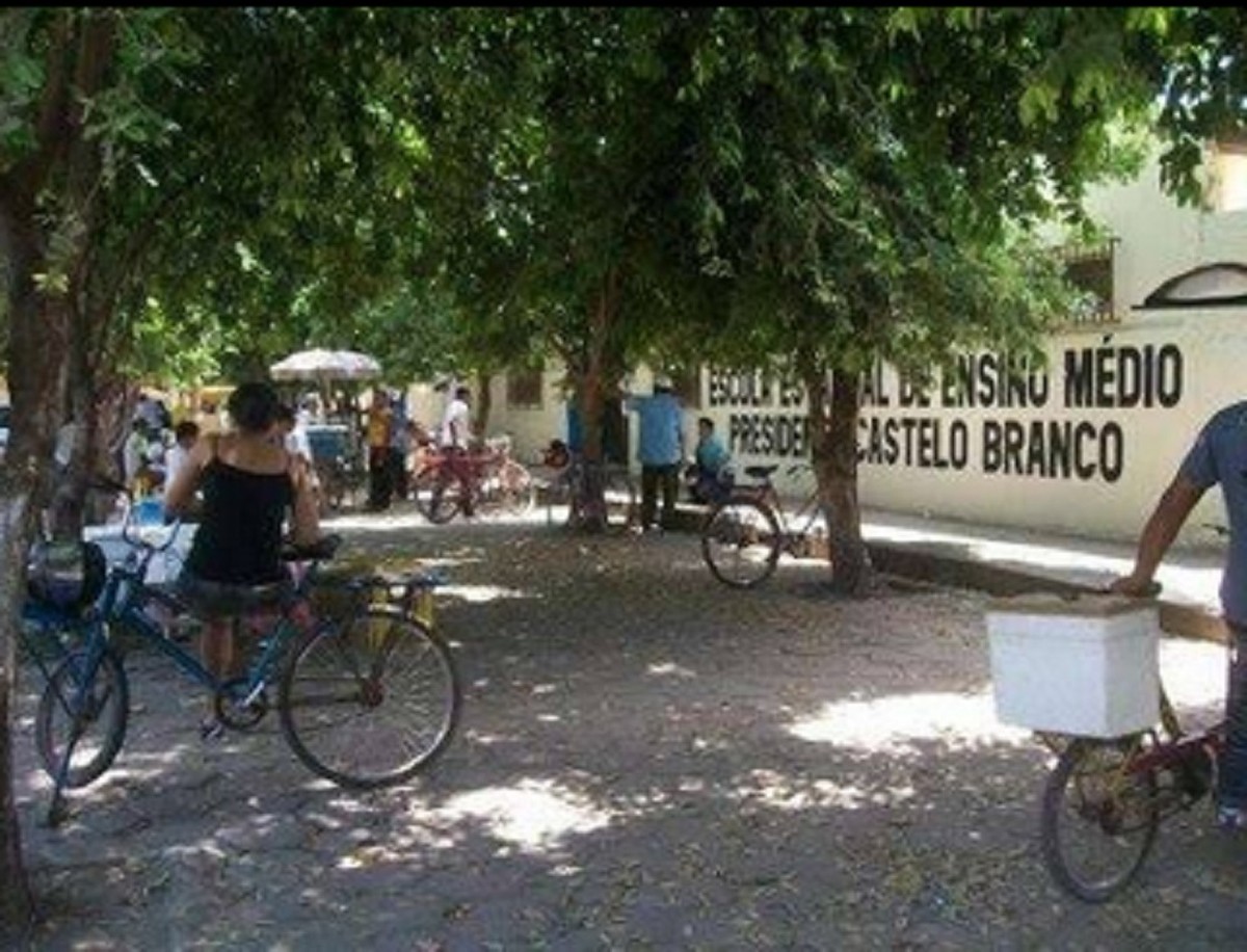 Cerca de 20 alunos passam mal após comerem lanche em escola municipal de Paragominas, no Pará
