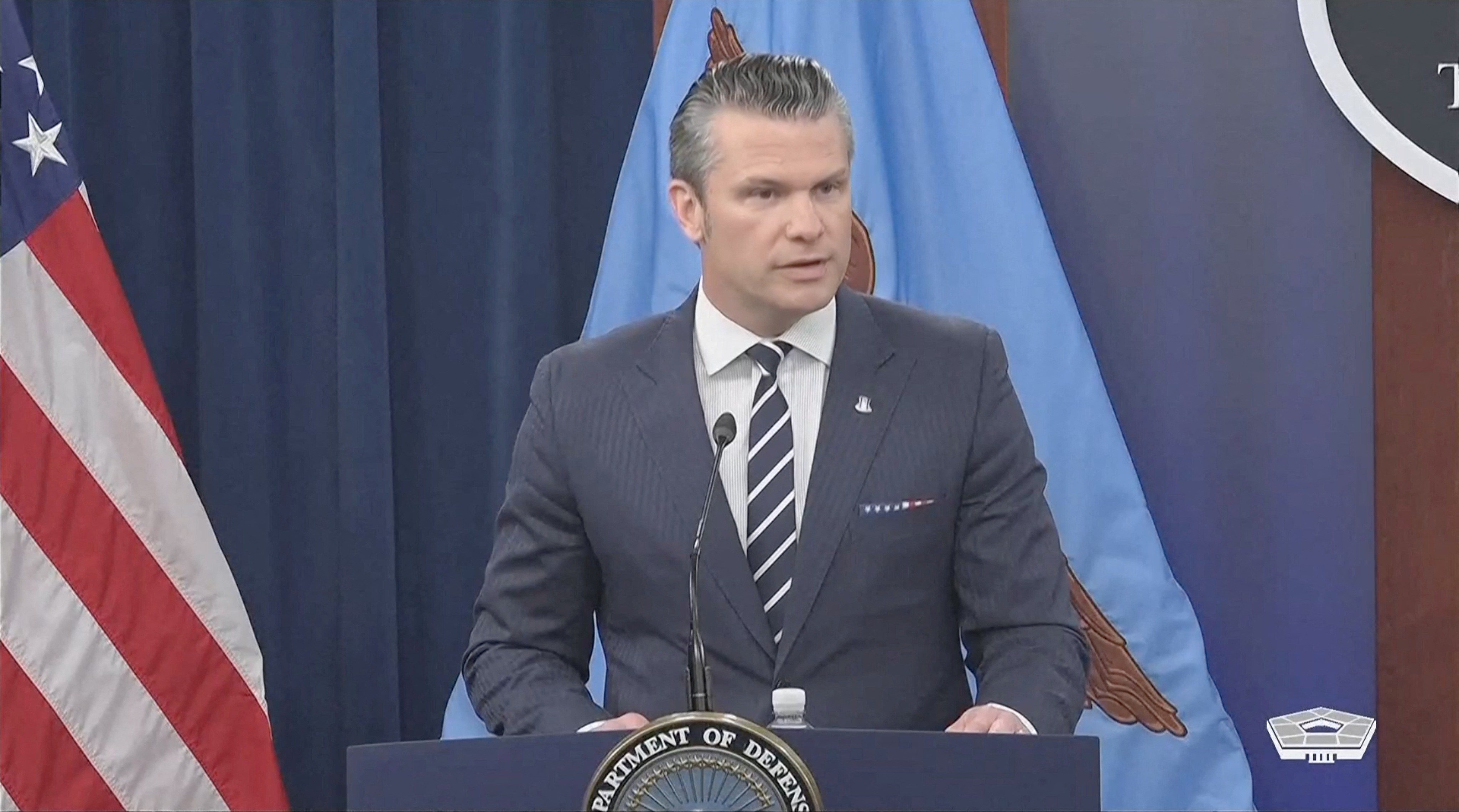 Pete Hegseth: nº1 da defesa dos EUA conquistou Trump com polêmicas TV e disse 'não lavar as mãos por 10 anos'; conheça