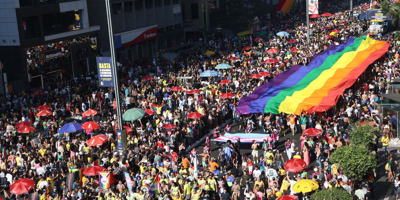 Hoje é Dia: São João, Festa de Parintins e Parada LGBT+ são destaques