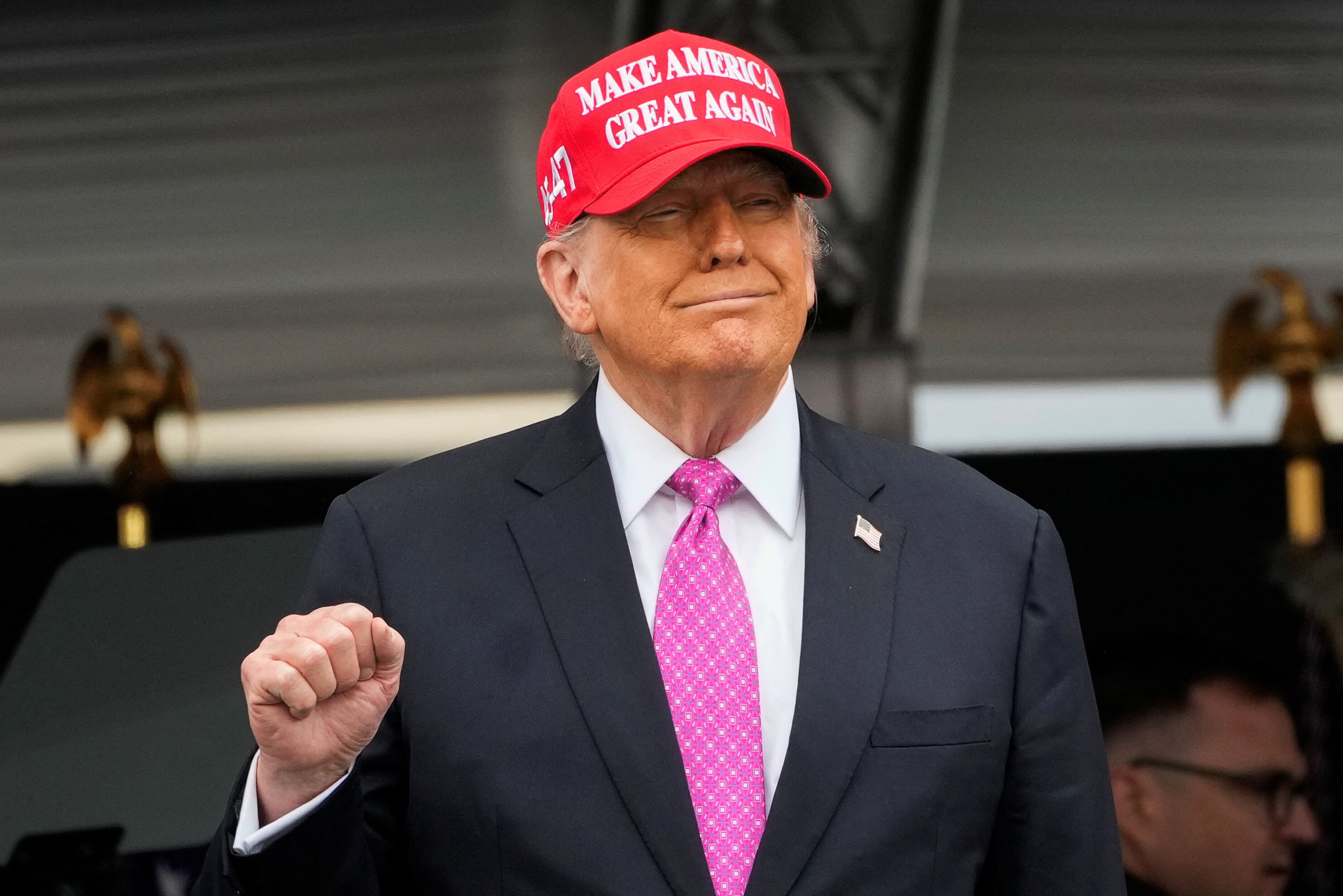 Trump chama ataque do Irã contra base americana no Catar de 'fraco' e agradece por aviso prévio
