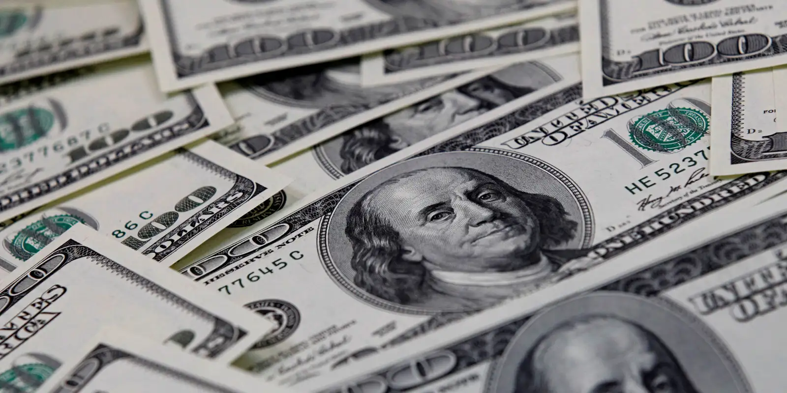 Dólar cai para R$ 5,50 após retaliação do Irã a bases americanas